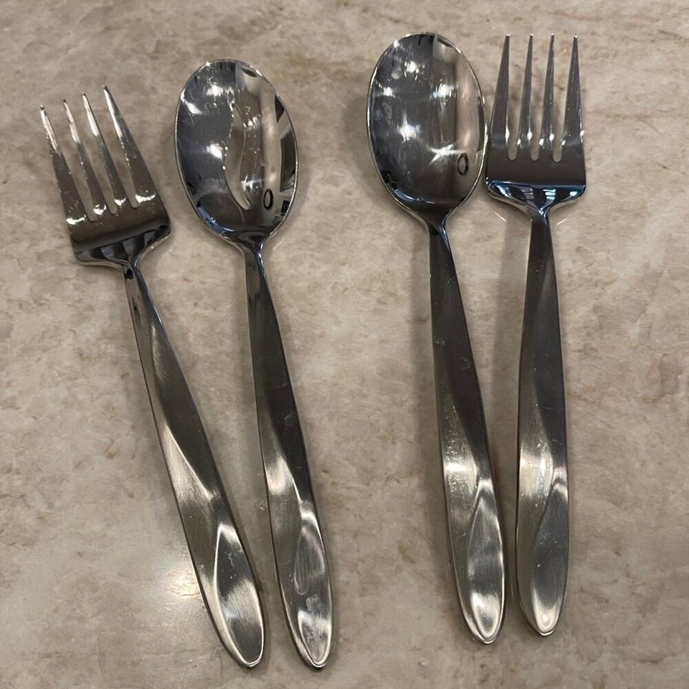 Kenneth Cole Reaction serving set -4 pc. 9"